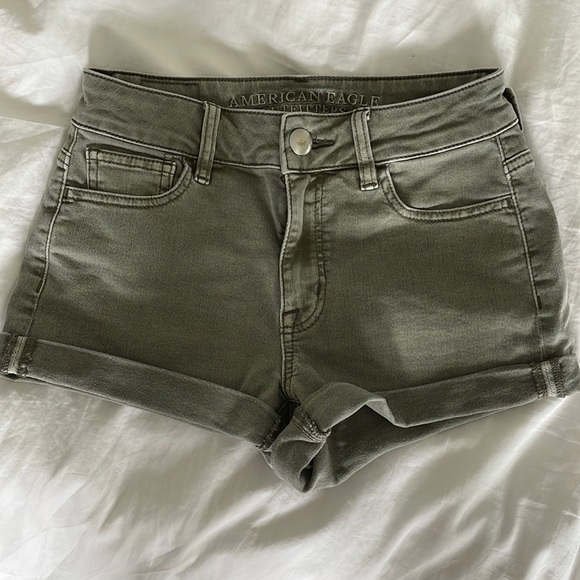 - Super Super Stretch American Eagle Shorts - Picture 2 of 3